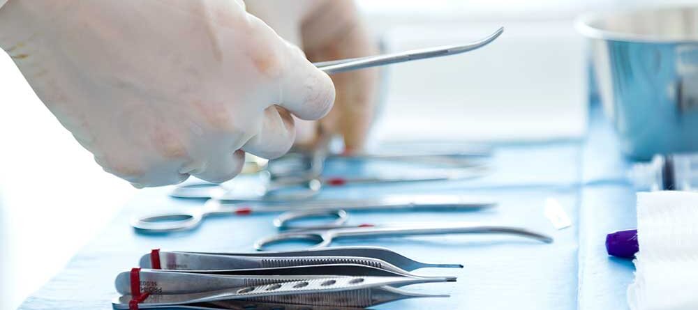 How Urology Equipment Manufacturers in India Match Global Standards