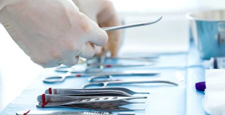 How Urology Equipment Manufacturers in India Match Global Standards